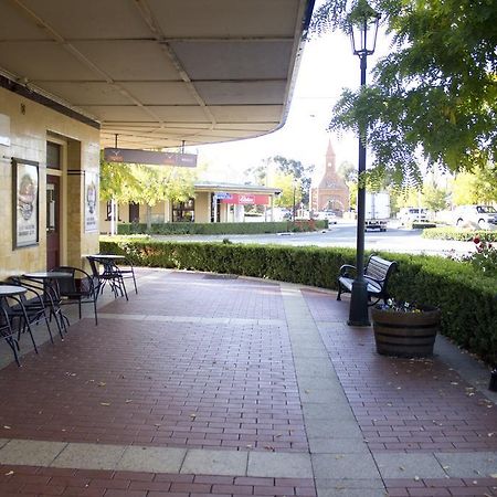Court House Hotel Boorowa エクステリア 写真
