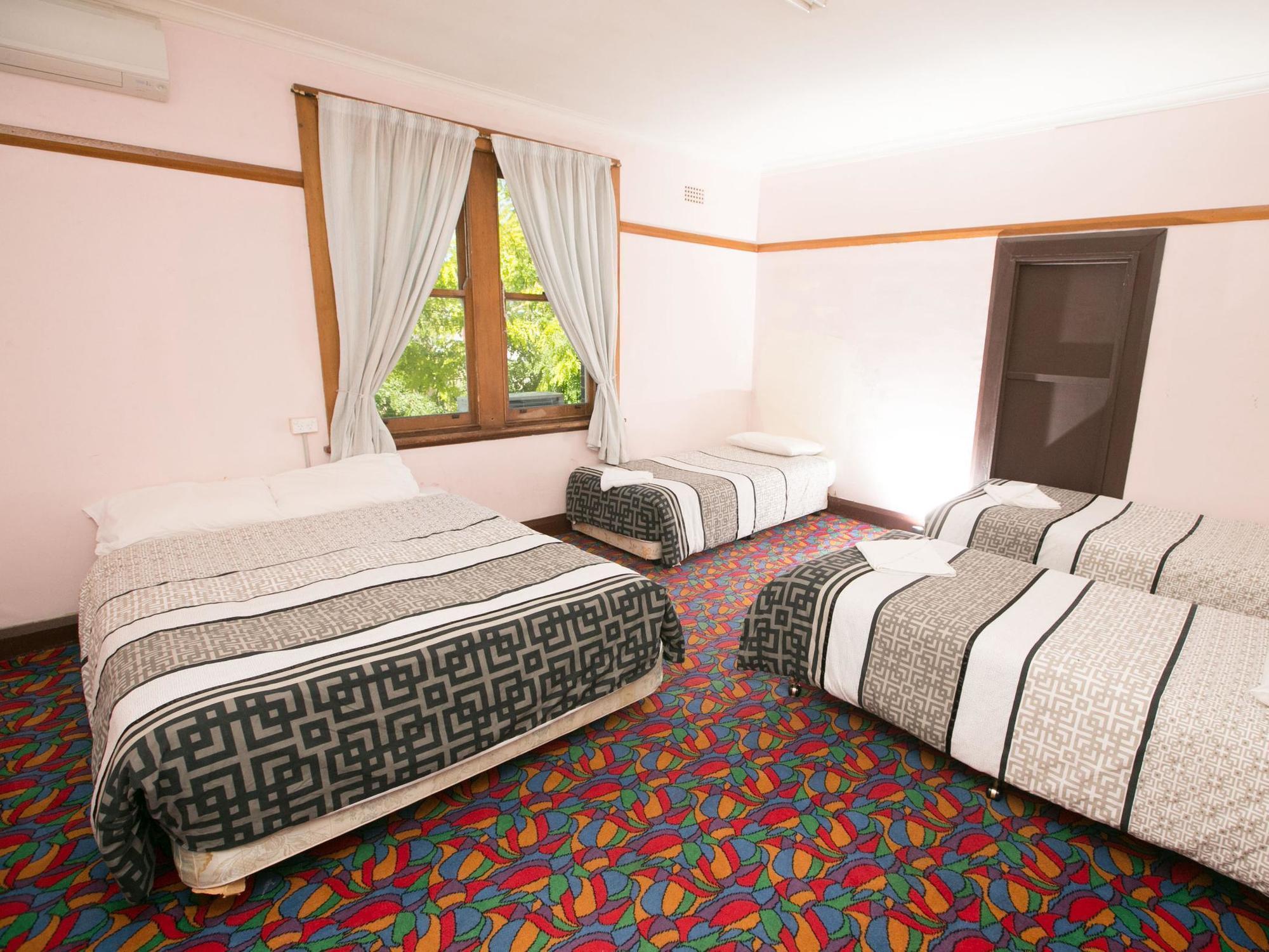 Court House Hotel Boorowa エクステリア 写真