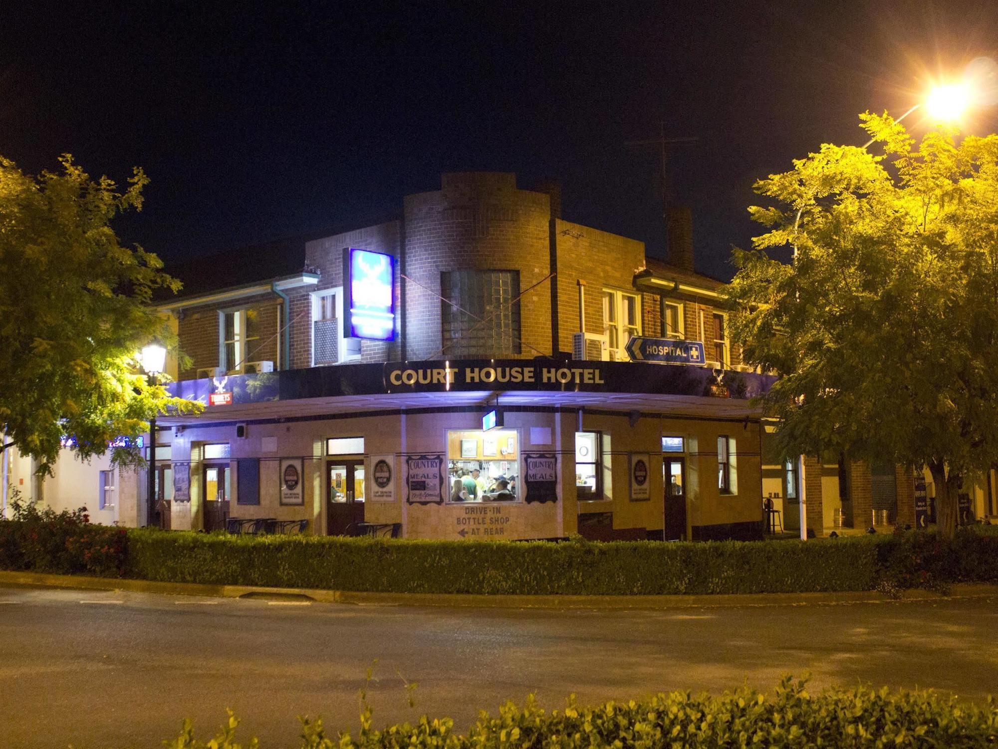 Court House Hotel Boorowa エクステリア 写真