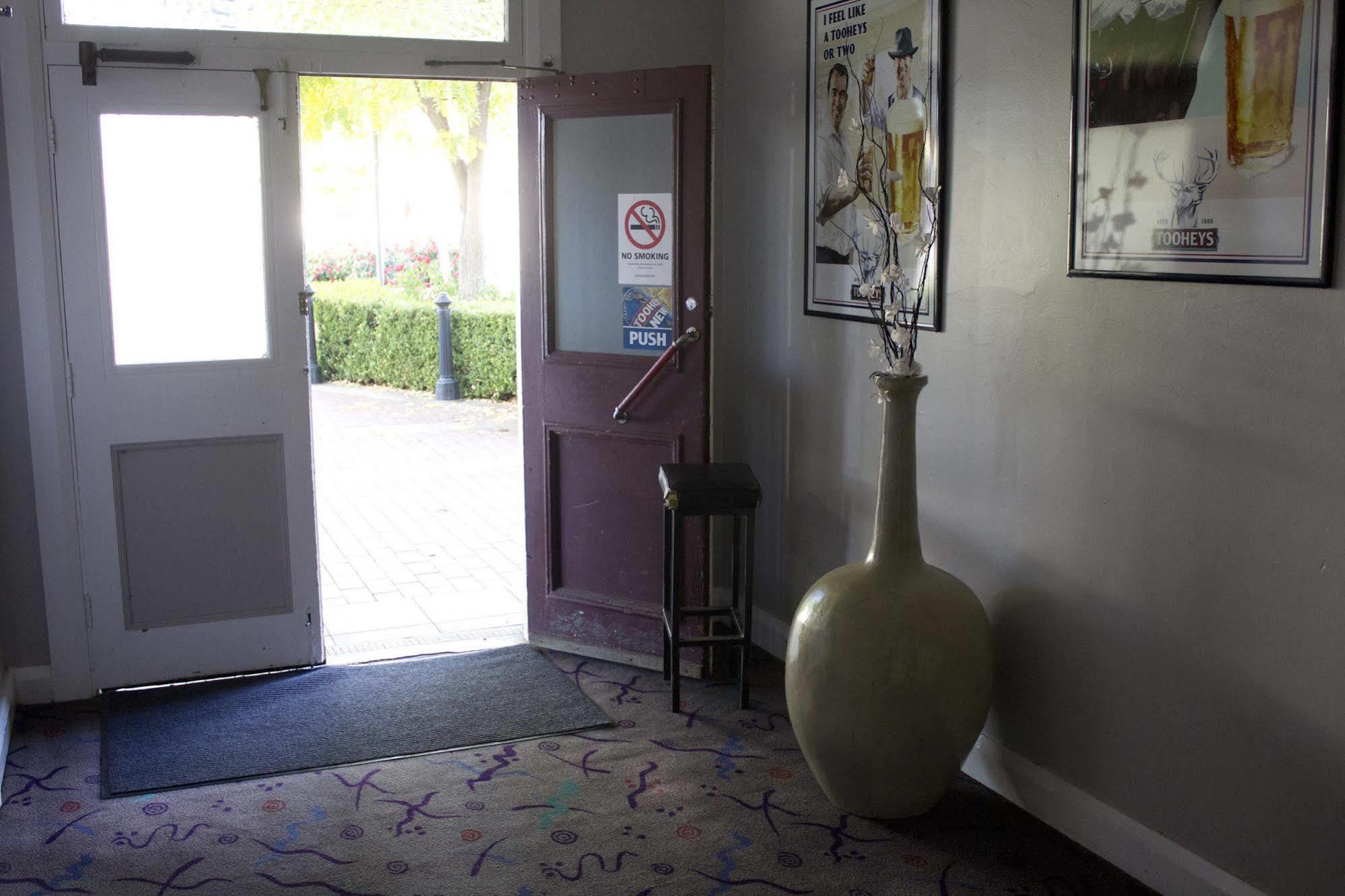 Court House Hotel Boorowa エクステリア 写真
