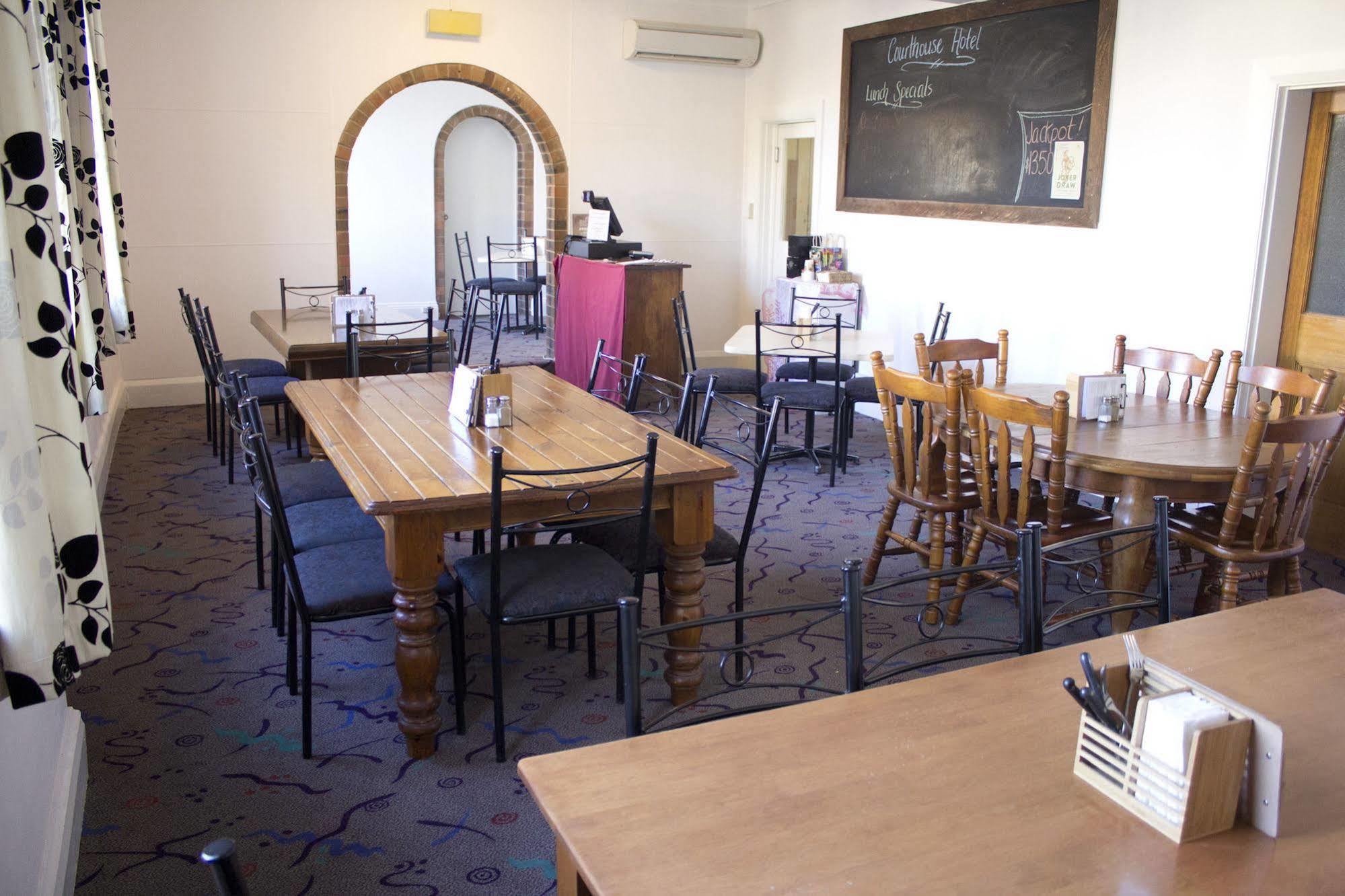 Court House Hotel Boorowa エクステリア 写真