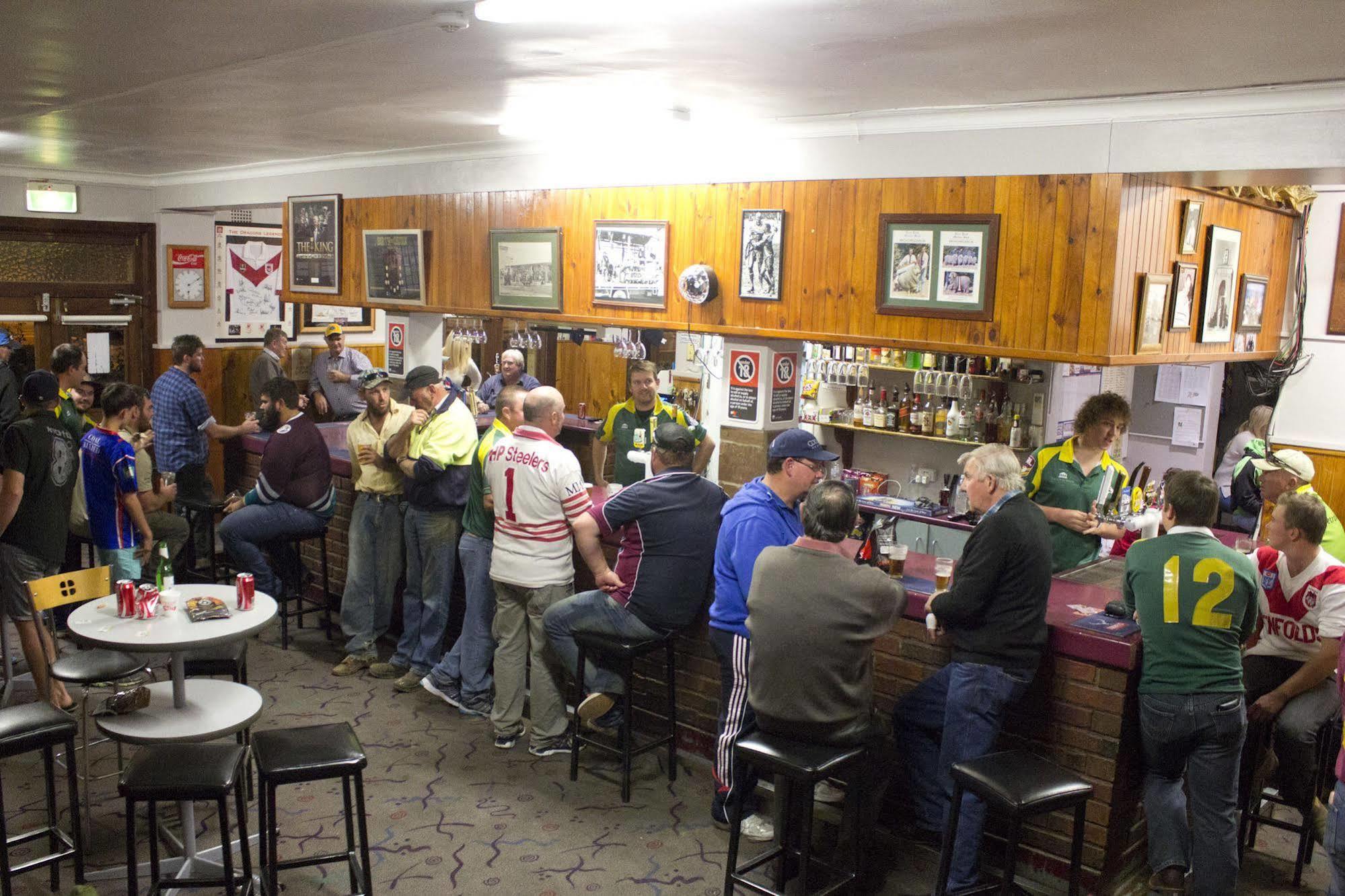 Court House Hotel Boorowa エクステリア 写真