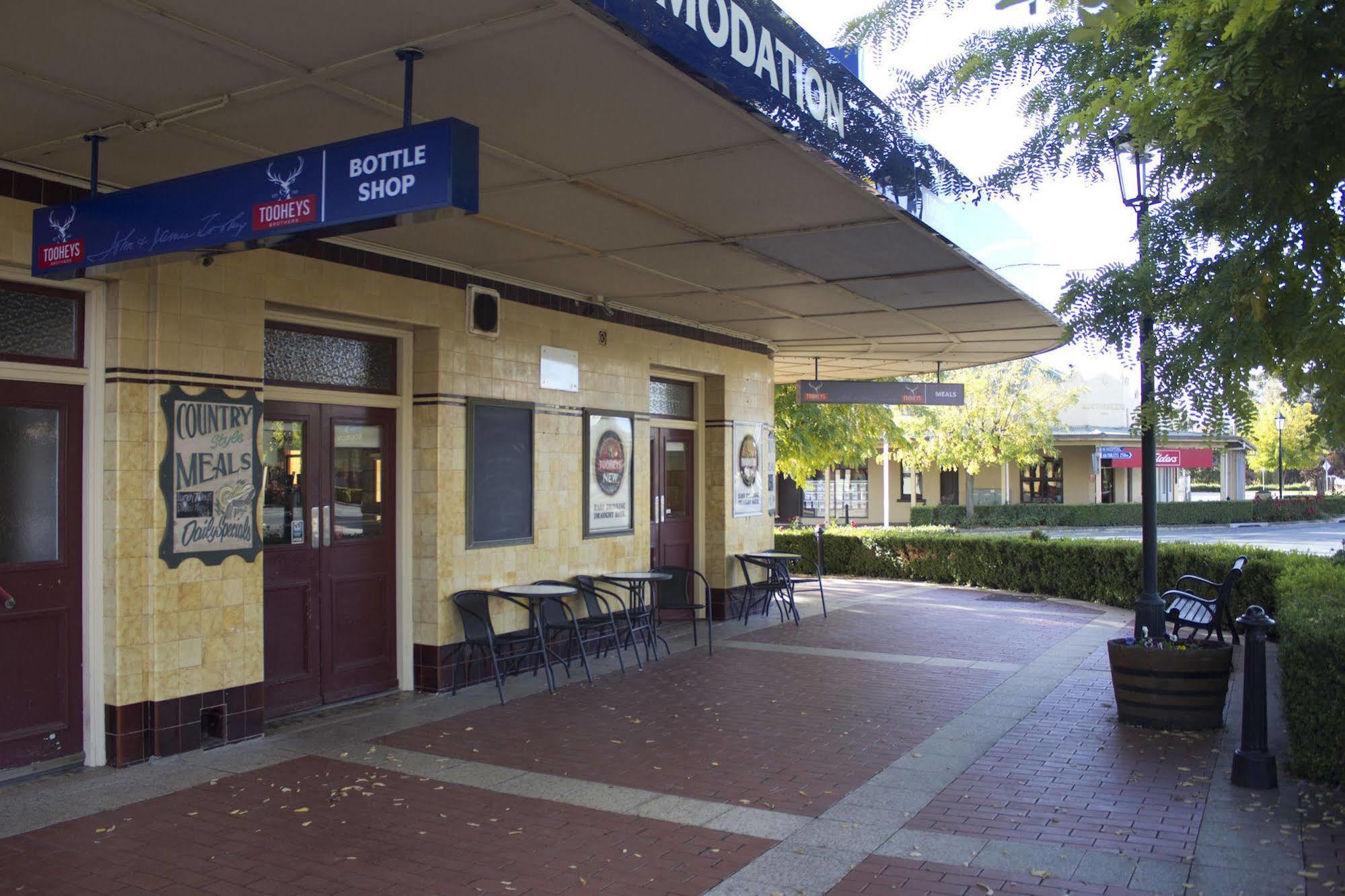 Court House Hotel Boorowa エクステリア 写真
