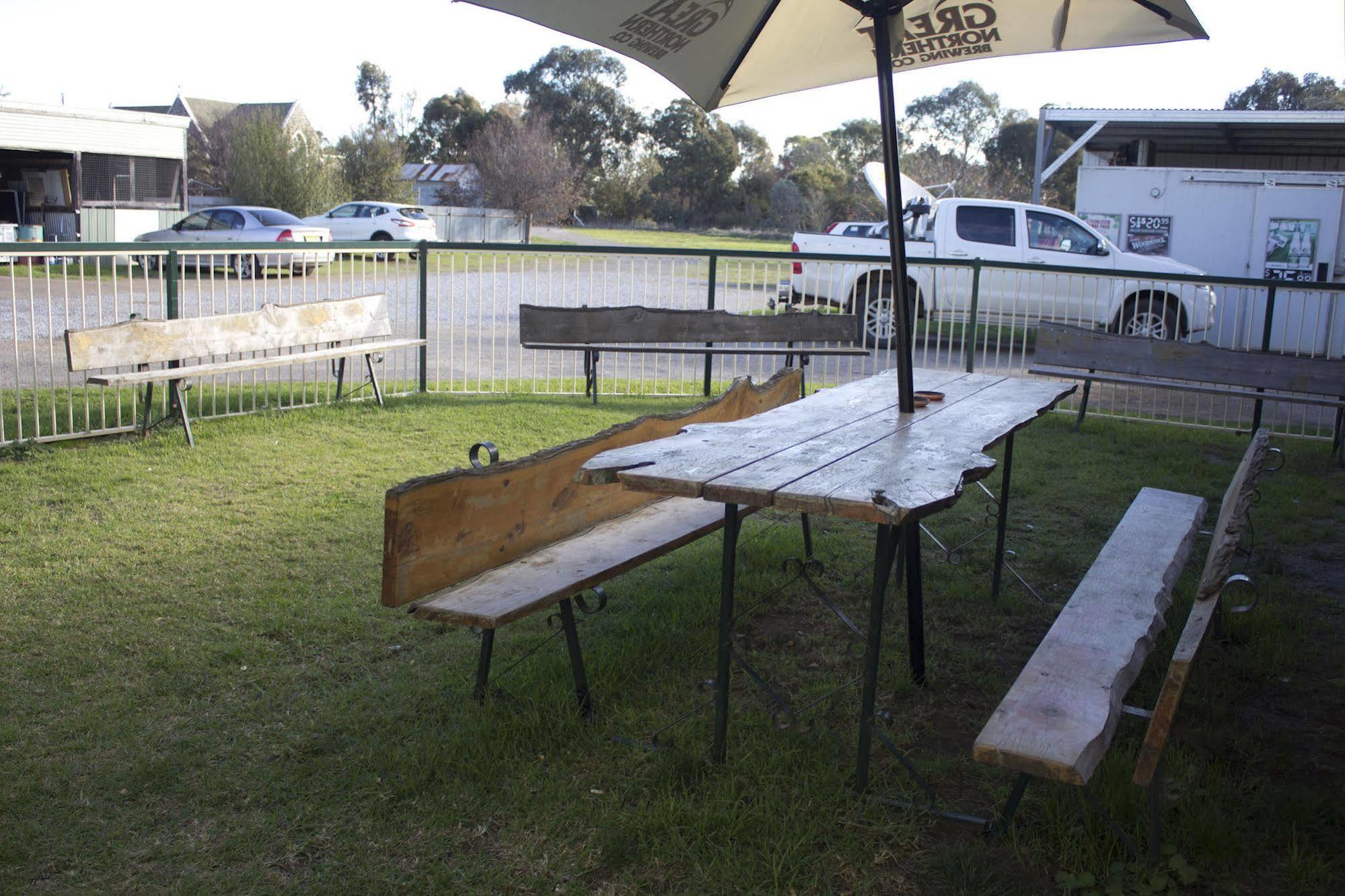 Court House Hotel Boorowa エクステリア 写真