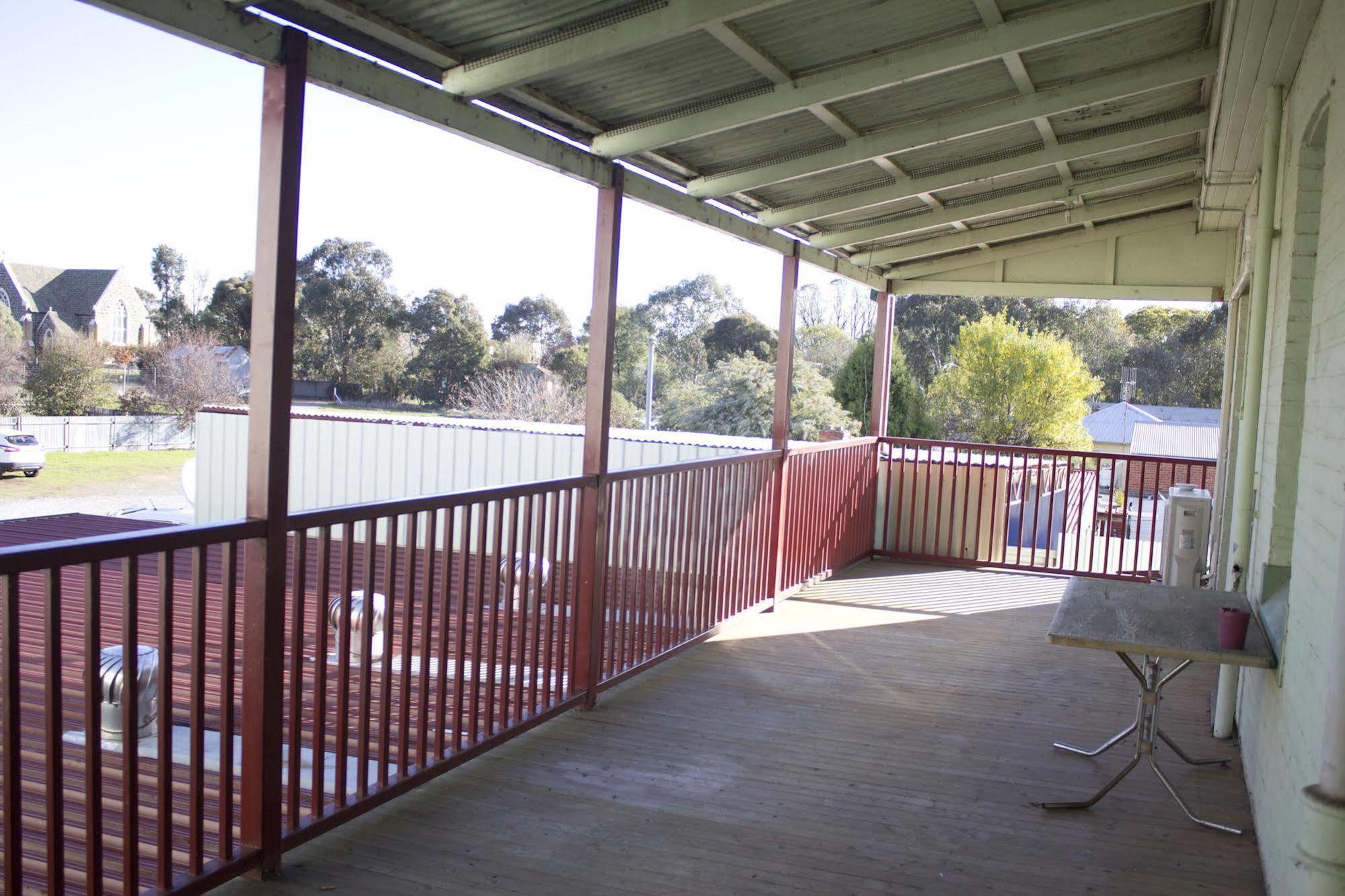 Court House Hotel Boorowa エクステリア 写真